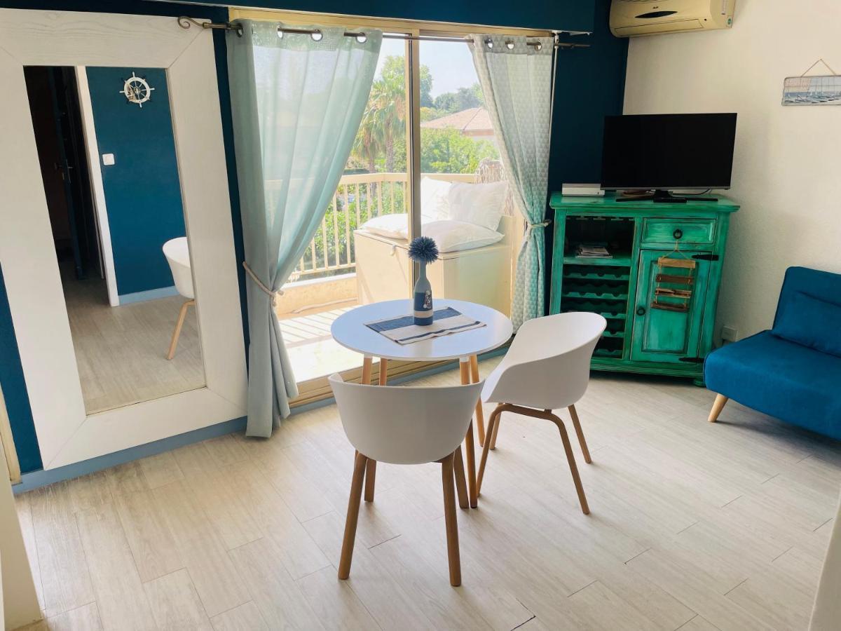 Studio De Standing Climatise, Avec Piscine, Proche De La Mer Frejus Exterior photo